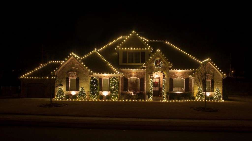 Professional Holiday Decorators - Residential and Commercial | Paved 2 ...