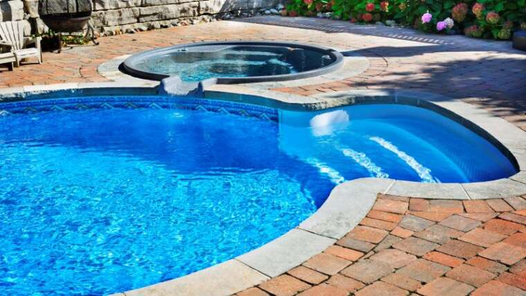 How to Choose the Right Pool Deck