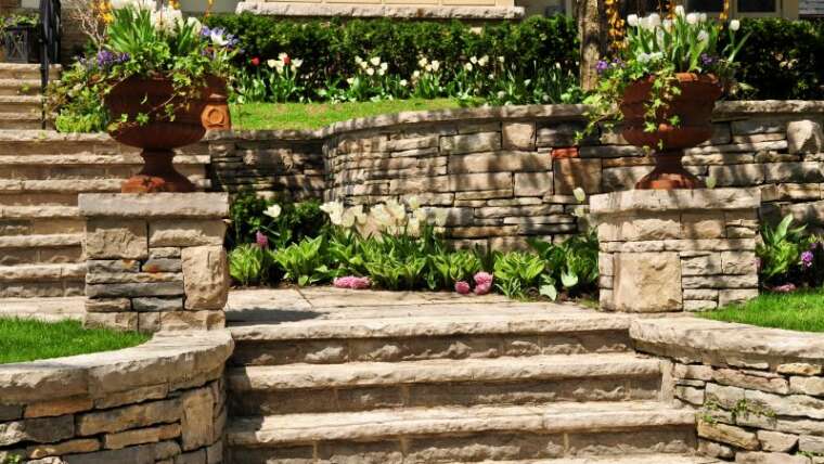 5 Reasons to Add a Retaining Wall to Your Landscape in Florida