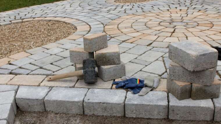 Paver Installation Tips and Tricks: A Homeowner’s Hand Manual
