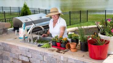 8 Pro Tips for Building an Outdoor Kitchen